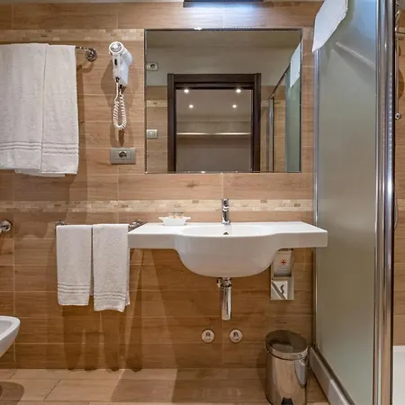 Πανσιόν Le Di Nana' Σαν Ρέμο