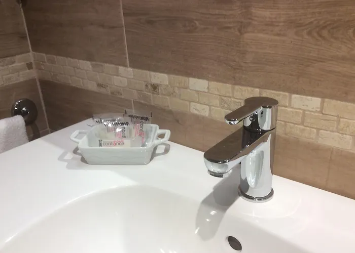 招待所 乐迪娜娜客房酒店