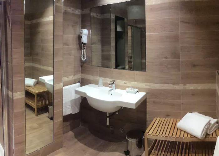 乐迪娜娜客房酒店 4*