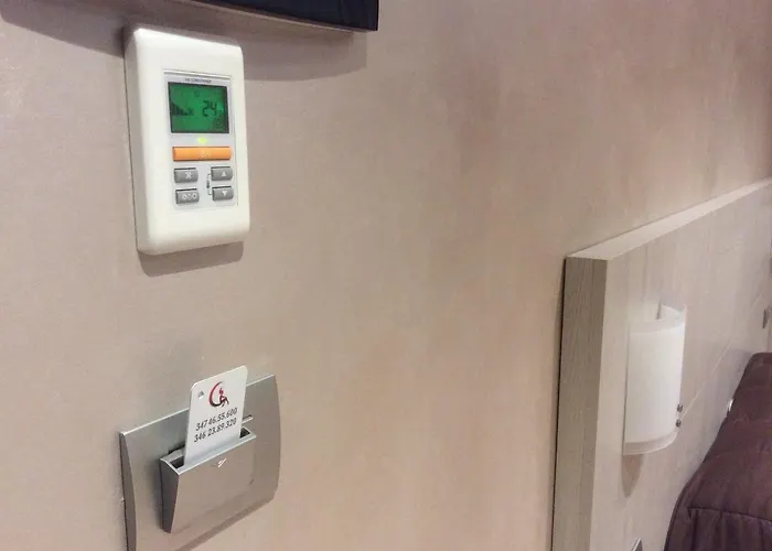 招待所 乐迪娜娜客房酒店 4*